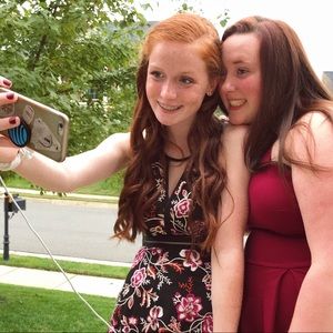 meet your poshers, shea & ava